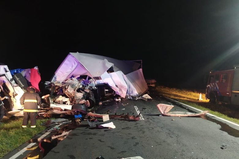 Grave accidente: choque frontal deja como saldo dos camioneros muertos en ruta 7