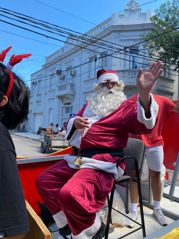 La Caravana de Papá Noel congregó la magia en la ciudad