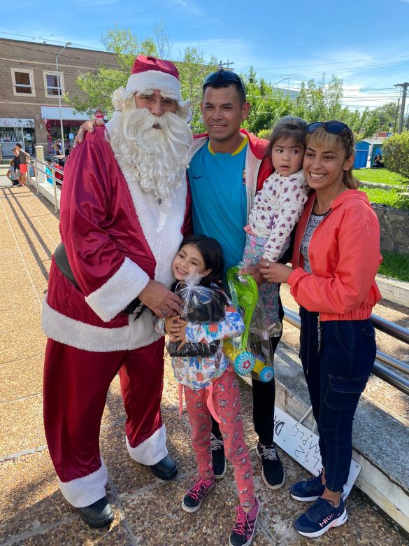 La Caravana de Papá Noel congregó la magia en la ciudad