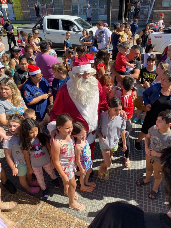 La Caravana de Papá Noel congregó la magia en la ciudad