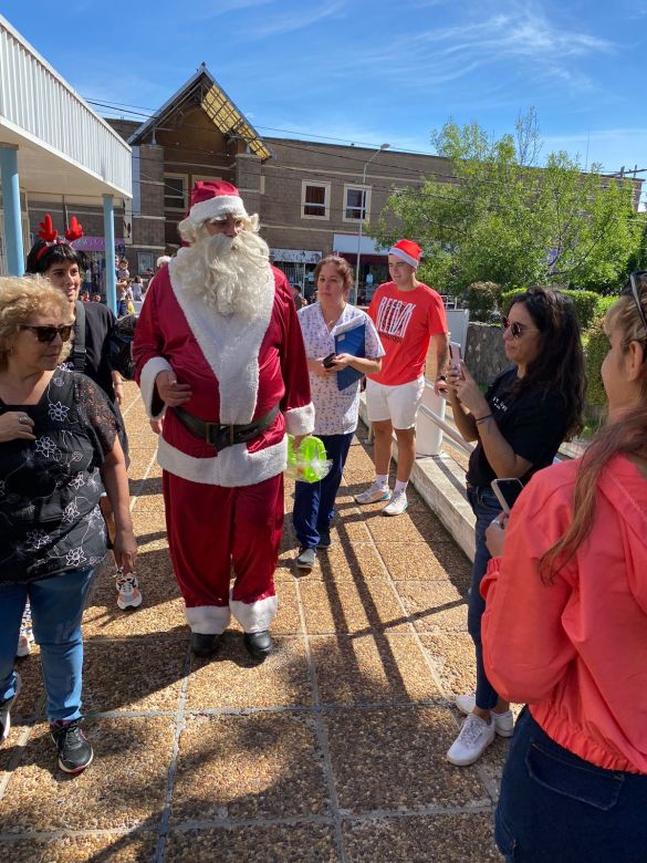 La Caravana de Papá Noel congregó la magia en la ciudad