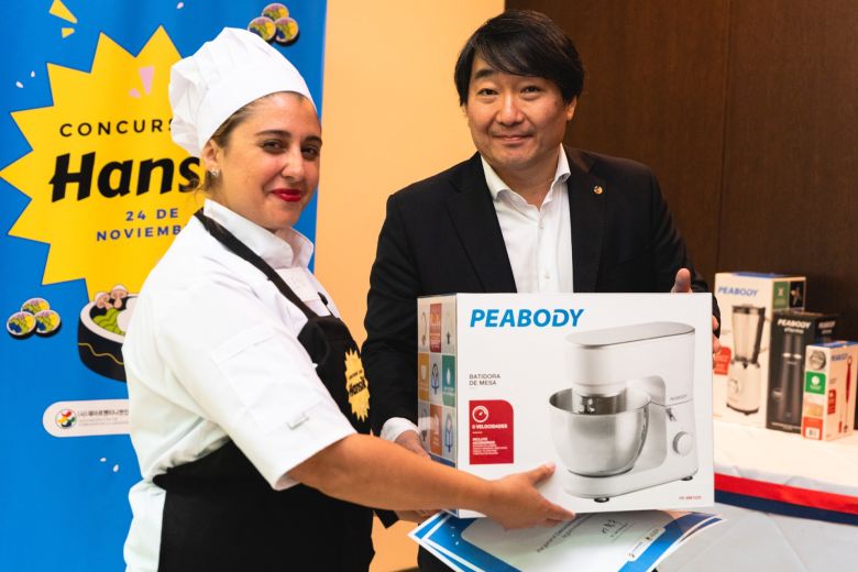 Una cordobesa fanática del K-pop fue premiada en un festival internacional de gastronomía