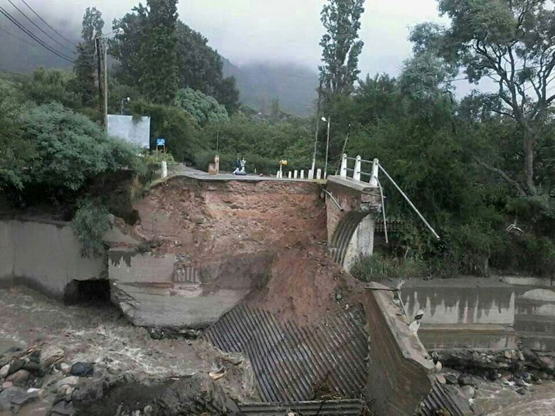 Cuál es la situación de Catamarca tras la impactante creciente que arrasó varios puentes