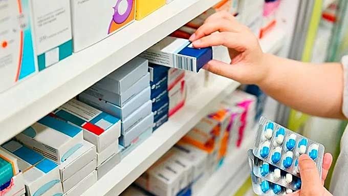 Farmacéuticos locales descartan parar este viernes en contra del DNU