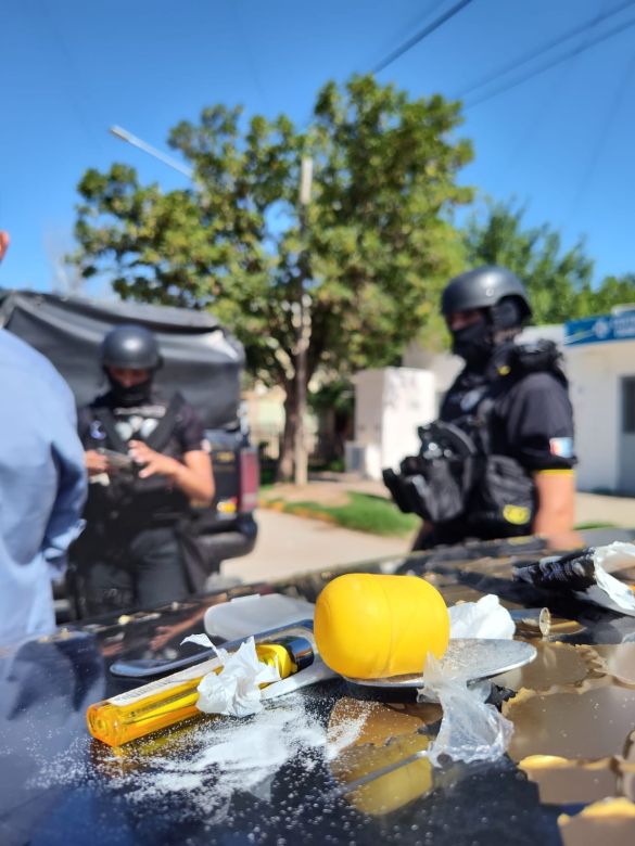  FPA detuvo a un sujeto y secuestró elementos robados y cocaína oculta en envases de golosinas