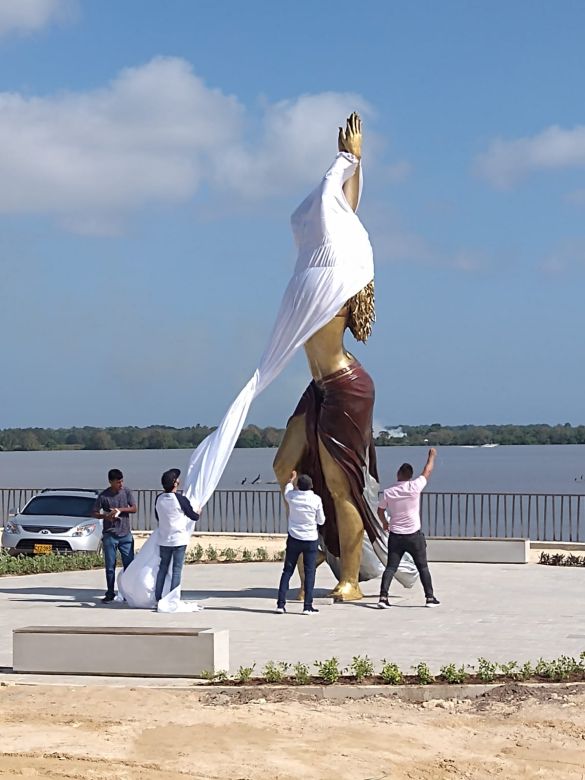 La Tarde del Limón dialogó con el escultor que realizó a Shakira en su Barranquilla natal