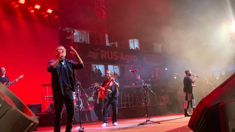 Grupo Apolo en la noche inaugural del Festival Jesús María con Los Nocheros, Ulises y Juan Fuentes