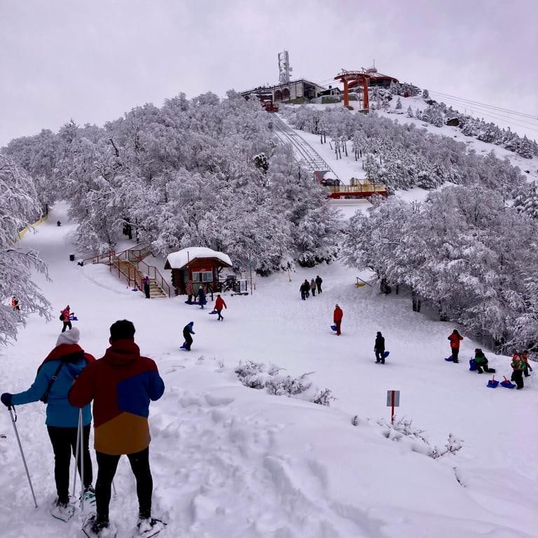 El Teleférico Cerro Otto cumplió 50 años de vida y La Tarde del Limón se introdujo a su historia