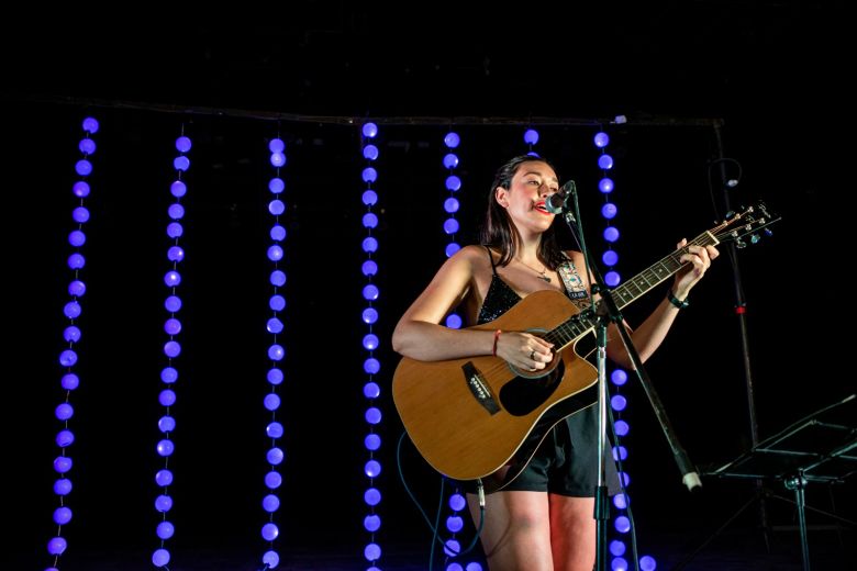 Con Zoe Audisio, el Ciclo Cantoras tuvo su primera noche en el Viejo Mercado