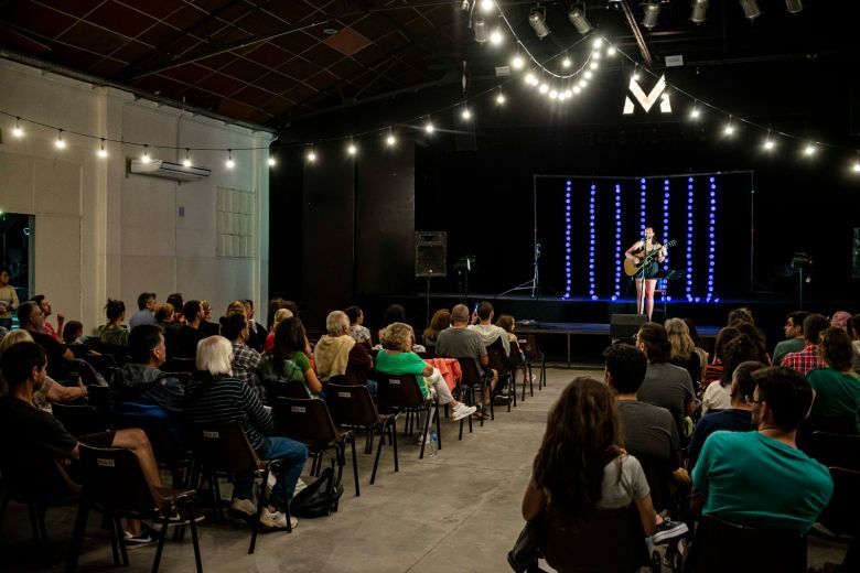 Con Zoe Audisio, el Ciclo Cantoras tuvo su primera noche en el Viejo Mercado