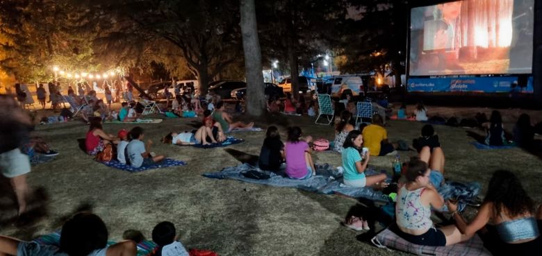 Cine bajo las estrellas en el Andino 