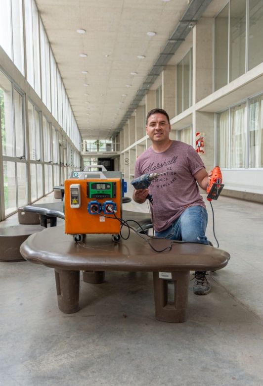 Cansado de los cortes de luz, un estudiante de la UNC creó un generador eléctrico portátil para zonas sin energía