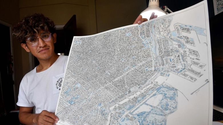 El joven que dibuja mapas de ciudades a mano alzada y es furor en redes sociales 