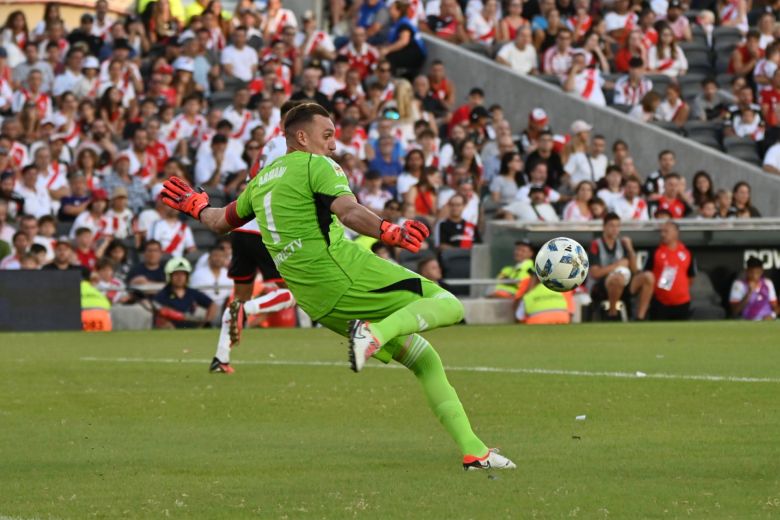 El "Millo" empató ante Argentinos en el Monumental 