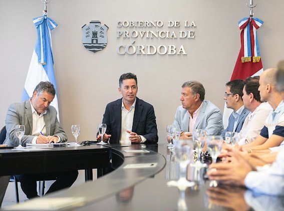 El ministro Manuel Calvo se reunió con intendentes de todos los departamentos de la provincia 