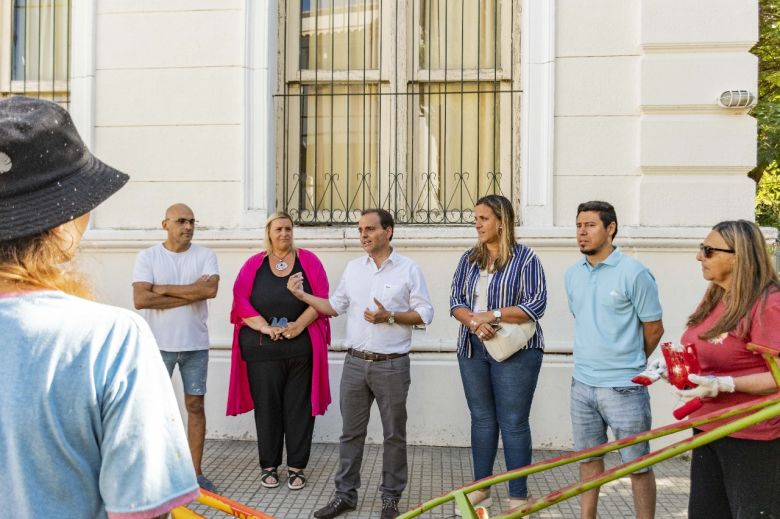 Vuelta a clases: Llamosas supervisó los arreglos que se realizan en las escuelas