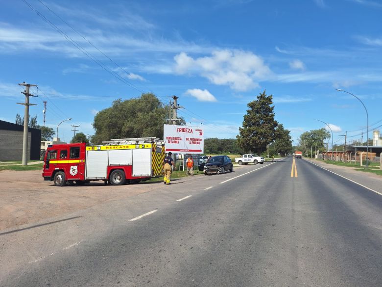 Accidente vial en General Deheza: colisión entre automóvil y camión en Ruta Nacional N° 158