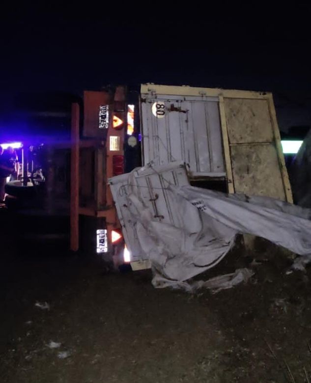 Tres personas heridas al chocar dos vehículos en el puente de Chucul