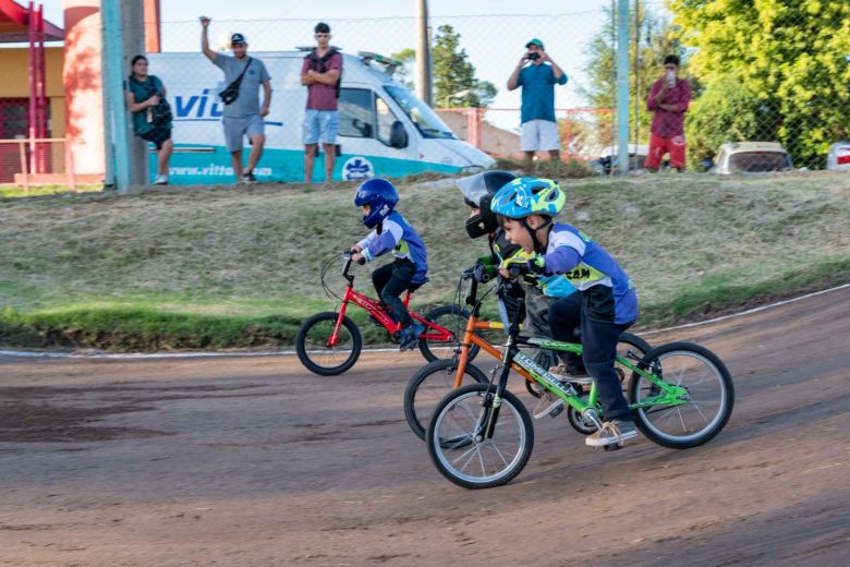 BMX: Con récord de participantes se disputó la primera fecha del campeonato local 2024