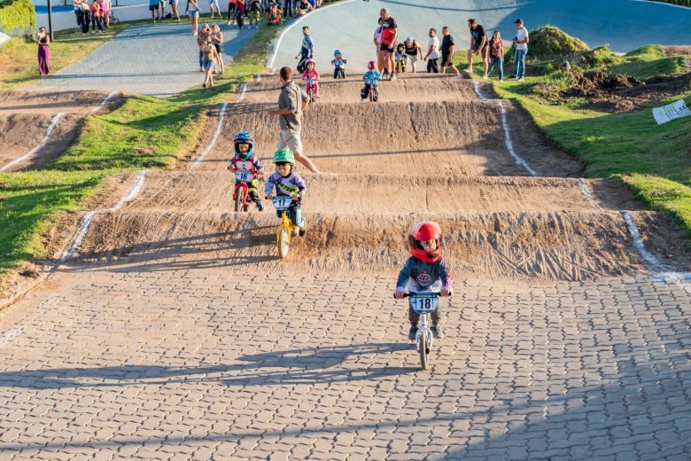 BMX: Con récord de participantes se disputó la primera fecha del campeonato local 2024