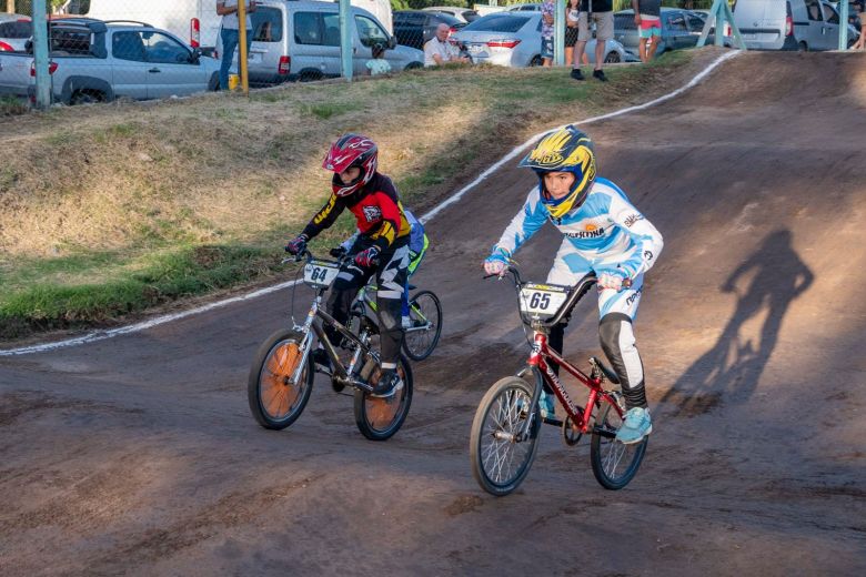 BMX: Con récord de participantes se disputó la primera fecha del campeonato local 2024