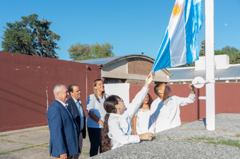 Inicio ciclo lectivo 2024: Llamosas encabezó el acto en la Escuela Mariano Moreno