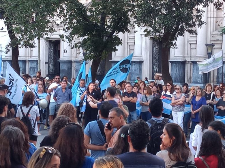 Alto acatamiento en Río Cuarto al paro docente