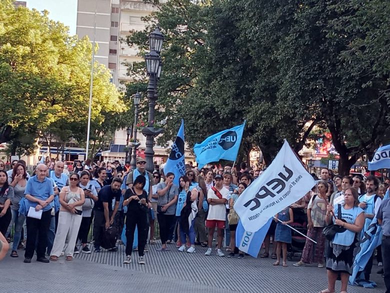 Alto acatamiento en Río Cuarto al paro docente