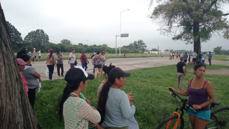 Cortan la ruta A005 en protesta por el joven apuñalado en un intento de robo