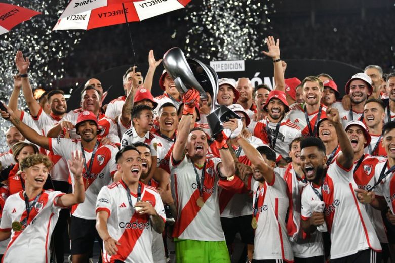 River suma otra estrella