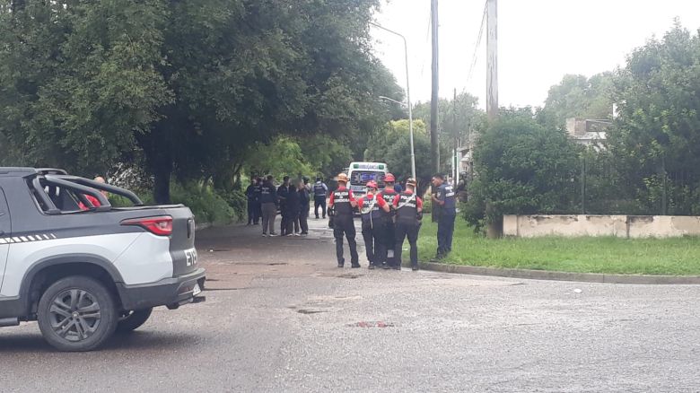 Tensión en Barrio Fénix: Un hombre amenazaba con quitarse la vida 