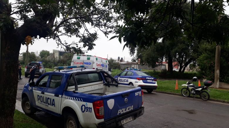 Tensión en Barrio Fénix: Un hombre amenazaba con quitarse la vida 