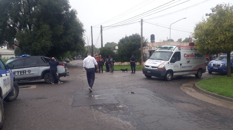 Tensión en Barrio Fénix: Un hombre amenazaba con quitarse la vida 