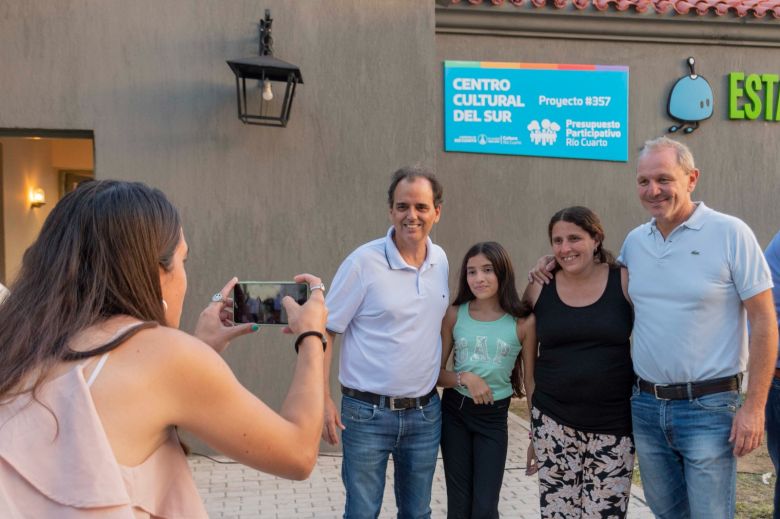 Llamosas y De Rivas habilitaron una sala cultural para las infancias en el Parque del Sur