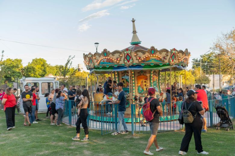 Llamosas y De Rivas habilitaron una sala cultural para las infancias en el Parque del Sur