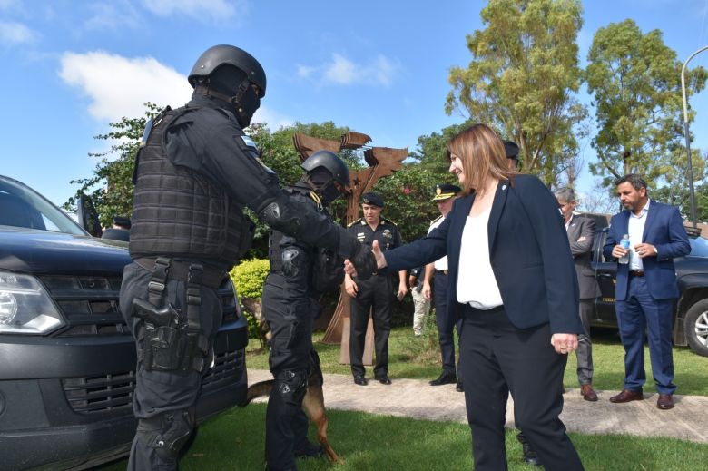 La Ministra de Seguridad, Patricia Bullrich, visitó la base de Fuerza Policial Antinarcotráfico