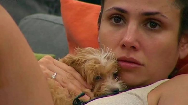 Romina Uhrig mostró al perrito Caramelo de “Gran Hermano” y un preocupante detalle dejó a todos en shock