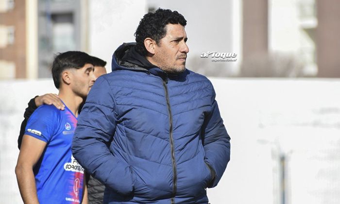 Jorge Zalazar: "Nos madrugan con un gol, donde no lo pudimos componer más"