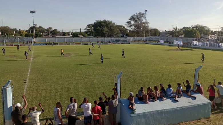 Atlético Adelia María logró el primer triunfo