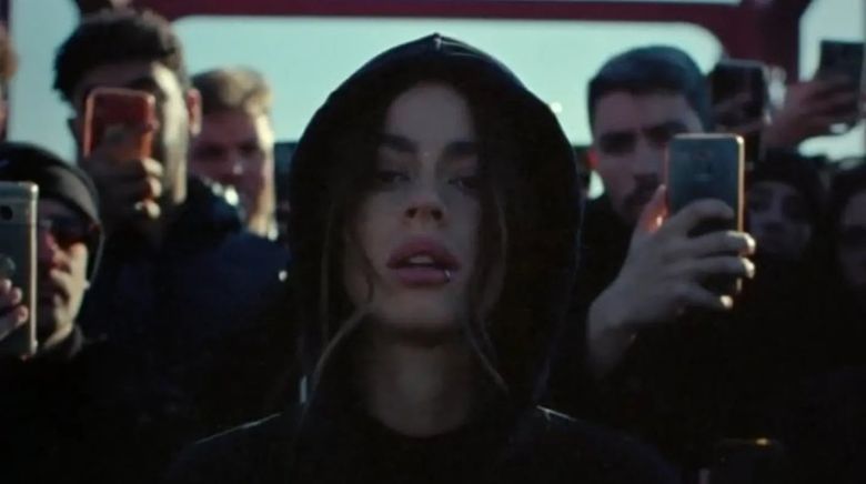 Tini Stoessel lanzó “Posta”, una canción donde reflexiona sobre el precio de la fama y las críticas que recibe