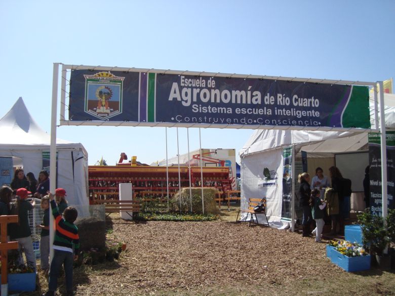 63 años de la Escuela de Agronomía: "el cuidado del planeta es un desafío"