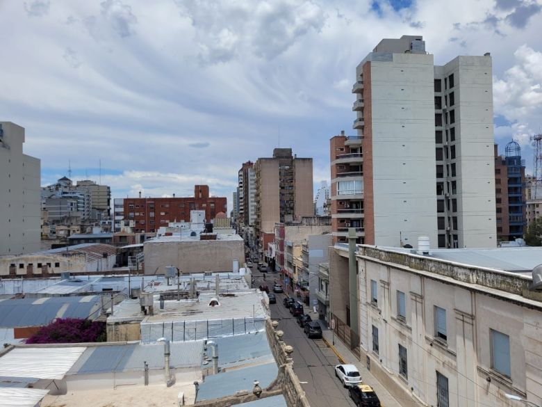 Martes con descenso de los índices térmicos y viento del sur 