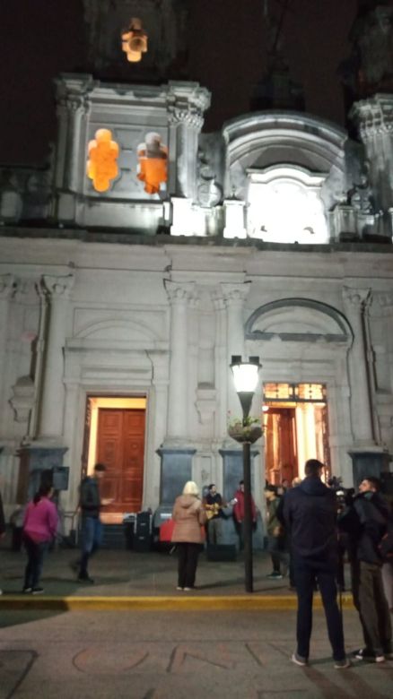 Peregrinos caminaron tras la fe del Cristo de la Buena Muerte