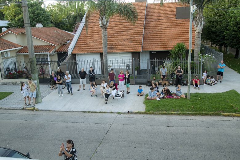 Música en el Balcón, el grupo de amigos que toca jazz para los vecinos