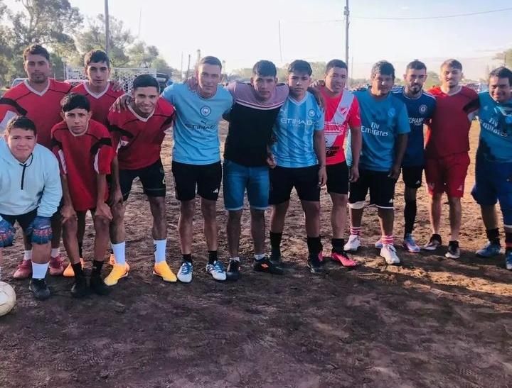 En Villa Valeria realizan campeonatos de fútbol sin árbitros ni policías