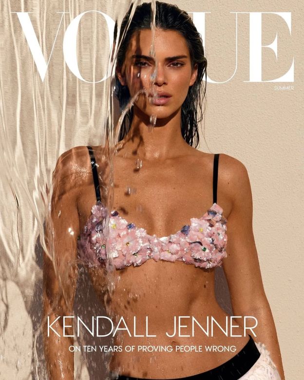 Casi al desnudo, Kendall Jenner se confesó para Vogue: “Tengo el síndrome del impostor”