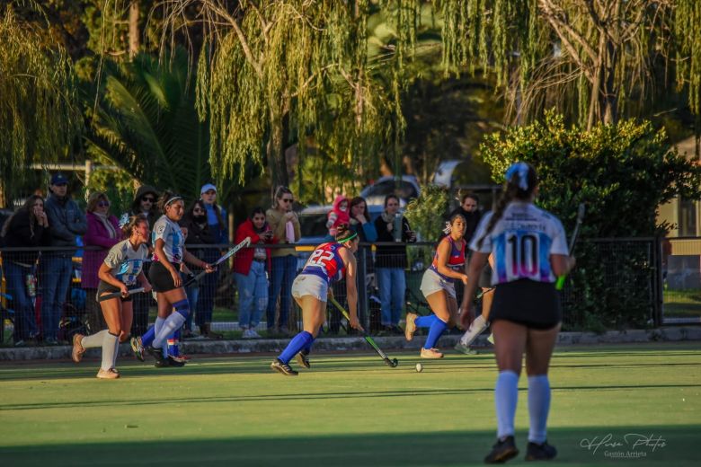 Se disputó el primer clásico de hockey en Vicuña Mackenna