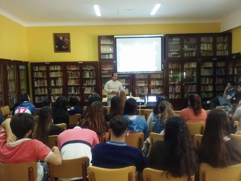 "En el colegio del penal leí que es más peligroso un chico que piensa que uno que roba"