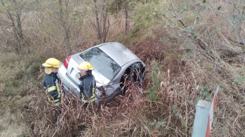 Un conductor de Alcira Gigena fue trasladado tras despistar en el kilómetro 663 de la autovía Bustos