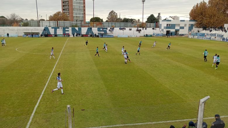 Atenas sumo la cuarta victoria seguida